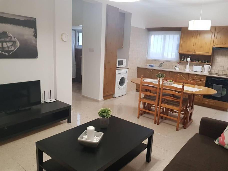 Dalia 9 Apartment Paphos Exterior photo